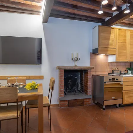 La Casa Sul Vicolo Centro Storico شقة كورتونا